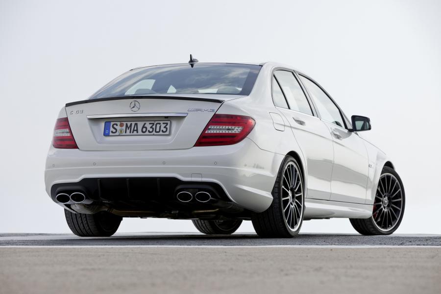  Mercedes-Benz C63 AMG 2011 года  (фото 23 из 25)
